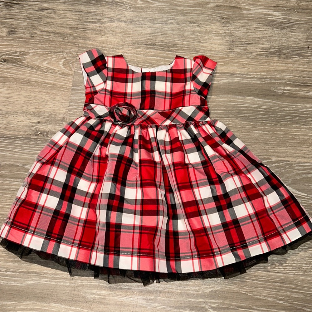 Carter’s Baby Girl Dress Size 6 Months